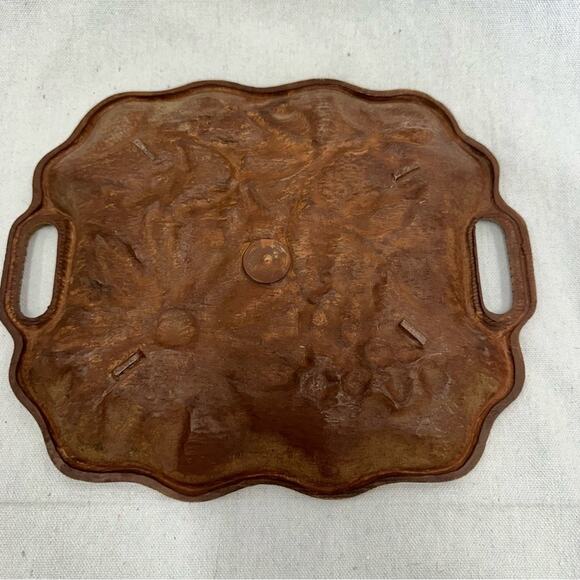 Vintage MCM scalloped wood look serving tray with raised painted floral pattern - Picture 8 of 16